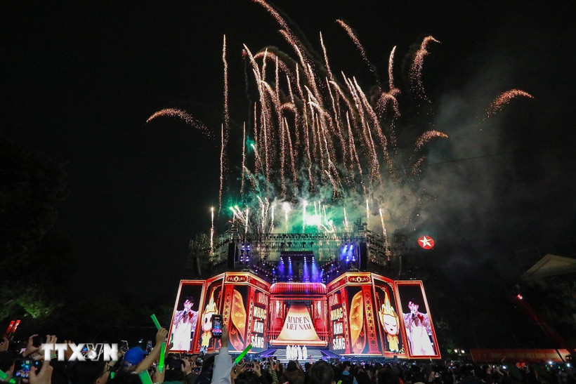 Hòa nhạc Ánh sáng lan tỏa thông điệp về Năm mới tốt đẹp và tràn đầy niềm tin